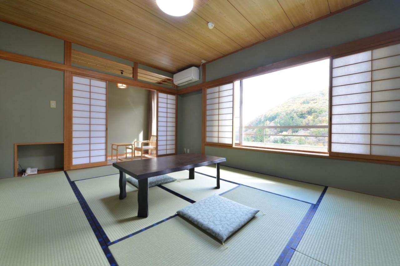 Hotel Ooedo Onsen Monogatari Shinshu Kakeyu à Ueda Extérieur photo