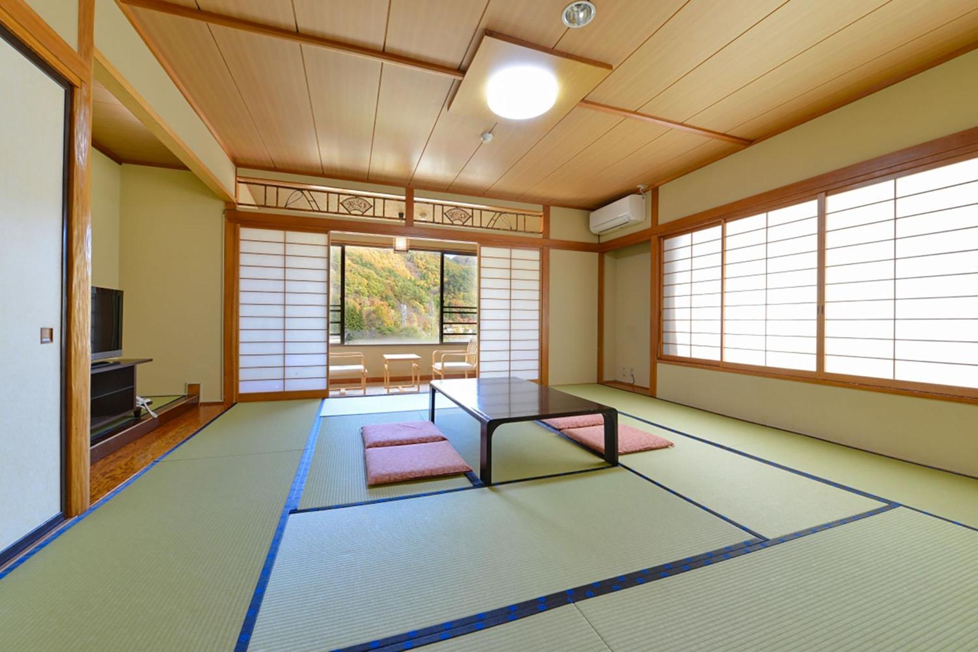 Hotel Ooedo Onsen Monogatari Shinshu Kakeyu à Ueda Chambre photo